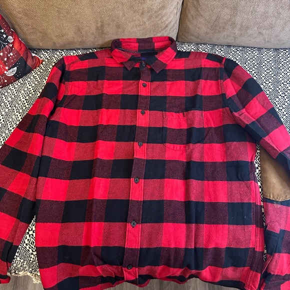 Aeropostale Men’s Buffalo Plaid Shirt – Red & Black Flannel with Elbow Patches - Picture 5 of 5